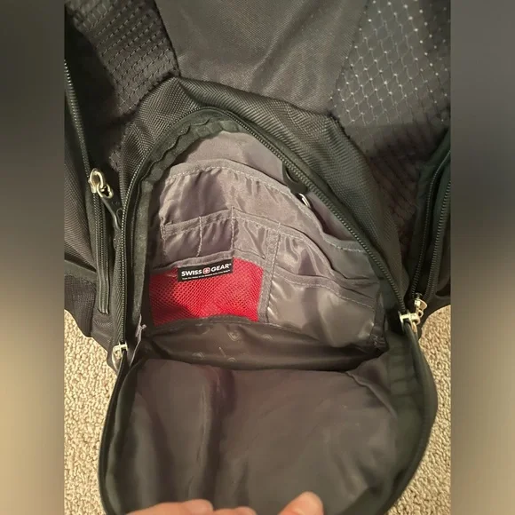 SwissGear 1271 Scansmart Laptop Backpack, BLACK, 16-Inch - Picture 3 of 9